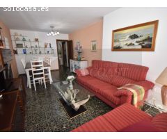 Amplio Piso en Venta en Zona Sohail, Fuengirola | Urbanización con Piscina y