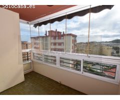 Amplio Piso en Venta en Zona Sohail, Fuengirola | Urbanización con Piscina y
