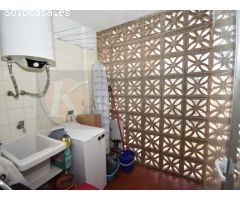 Amplio Piso en Venta en Zona Sohail, Fuengirola | Urbanización con Piscina y
