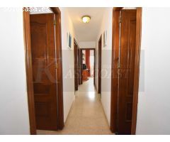 Amplio Piso en Venta en Zona Sohail, Fuengirola | Urbanización con Piscina y