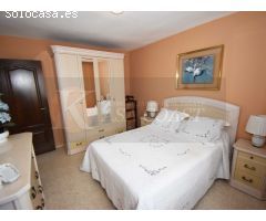 Amplio Piso en Venta en Zona Sohail, Fuengirola | Urbanización con Piscina y