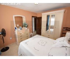 Amplio Piso en Venta en Zona Sohail, Fuengirola | Urbanización con Piscina y