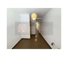 Oportunidad en Las Lagunas, Mijas Costa | Planta Baja con Patio Privado.