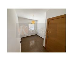 Oportunidad en Las Lagunas, Mijas Costa | Planta Baja con Patio Privado.
