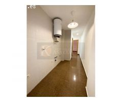 Oportunidad en Las Lagunas, Mijas Costa | Planta Baja con Patio Privado.