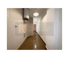 Oportunidad en Las Lagunas, Mijas Costa | Planta Baja con Patio Privado.