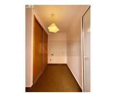 Oportunidad en Las Lagunas, Mijas Costa | Planta Baja con Patio Privado.