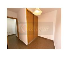 Oportunidad en Las Lagunas, Mijas Costa | Planta Baja con Patio Privado.