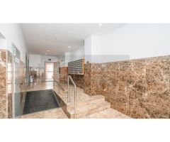 Piso en Venta en Avenida de Mijas, Fuengirola | Con Garaje Incluido.