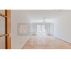 Piso en Venta en Avenida de Mijas, Fuengirola | Con Garaje Incluido.