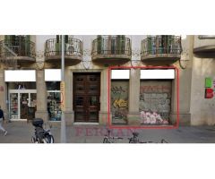 Local comercial en venta en carrer Manso, próximo a Mercat de Sant Antoni.
