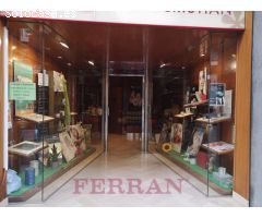 Bonito local en calle Aribau