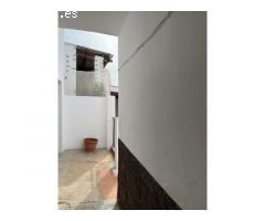 Preciosa casa con patio típico andaluz y garaje en Benamocarra!