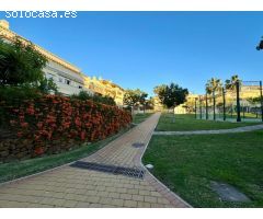 Magnífico piso con gran terraza, parking y piscina en Caleta de Vélez!