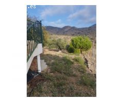 Amplia casa de campo con terreno en Alcaucín!