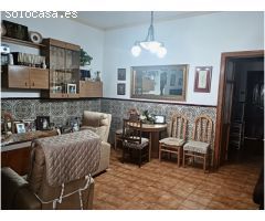 Gran casa con garaje en Riogordo!