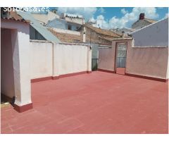 Gran casa con garaje en Riogordo!