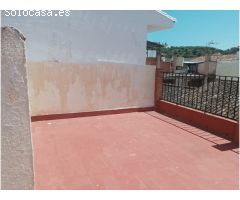 Gran casa con garaje en Riogordo!