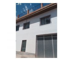 Gran casa con garaje en Riogordo!