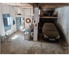 Gran casa con garaje en Riogordo!