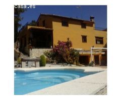 Increíble casa de campo con invernadero, piscina y terreno en Fornes!