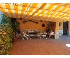 Increíble casa de campo con invernadero, piscina y terreno en Fornes!