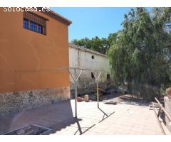 Increíble casa de campo con invernadero, piscina y terreno en Fornes!