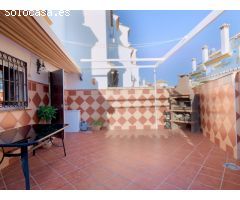 Impresionante Chalet con piscina en Torre del Mar!