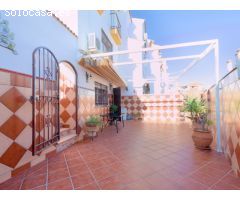 Impresionante Chalet con piscina en Torre del Mar!