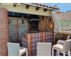 AMPLIO CHALET CON PISCINA EN VIÑA MALAGA!