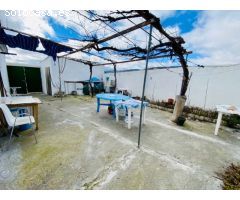REBAJADO! GRAN VIVIENDA CON AMPLIA PARCELA Y VISTAS AL PANTANO