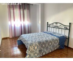 CASA CON PATIIO Y GARAJE