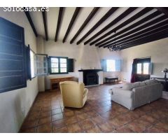 Gran casa de campo con nave en Riogordo!