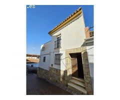 Gran casa con terraza en Cútar!