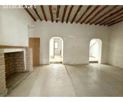 Casa con patio en Cacín!