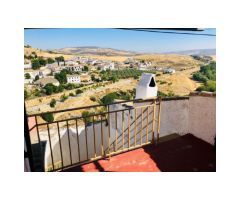 Coqueta casa con patio y terraza en Alhama de Granada!