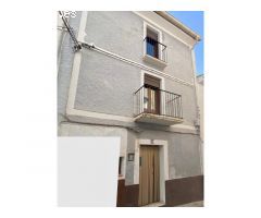 Coqueta casa con patio y terraza en Alhama de Granada!