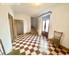 Coqueta casa con patio y terraza en Alhama de Granada!