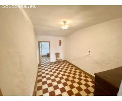 Coqueta casa con patio y terraza en Alhama de Granada!