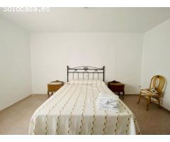 Coqueta casa con patio y terraza en Alhama de Granada!