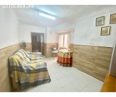 Coqueta casa con patio y terraza en Alhama de Granada!