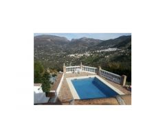 Magnífica finca con piscina en Canillas de Aceituno!