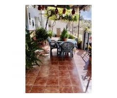 Magnífica casa con gran terraza y cochera en Comares!