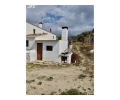 Magnífica casa con gran terraza y cochera en Comares!