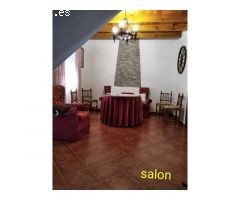 Casa reformada con gran jardin