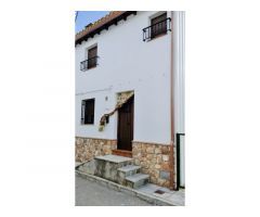 Casa reformada con gran jardin