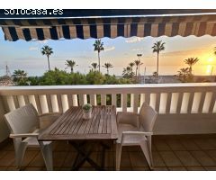 Increíble piso en primera línea de playa con terraza y plaza de parking en El