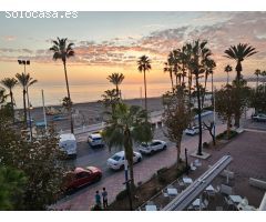 Increíble piso en primera línea de playa con terraza y plaza de parking en El
