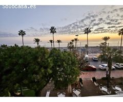Increíble piso en primera línea de playa con terraza y plaza de parking en El