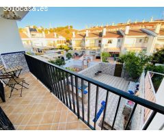 FABULOSA VIVIENDA CON GRAN PATIO EN EL PUERTO DE LA CALETA